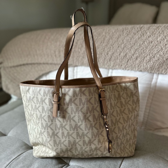 Michael Kors Large Logo Tote - Picture 1 of 7
